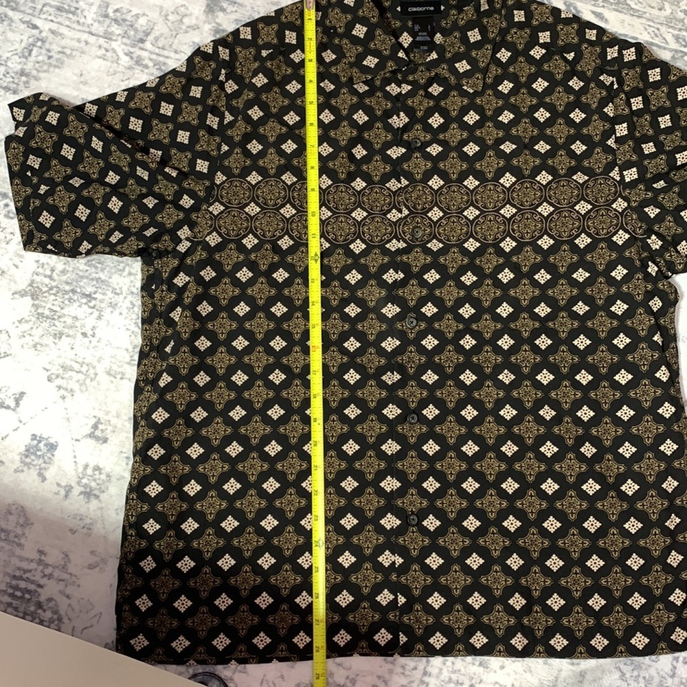 Vtg. Claiborne 100% Silk Black and Gold Geometric Button-Up Shirt - Picture 6 of 9